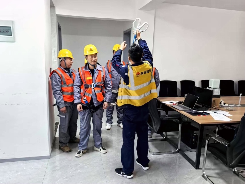 emc网页版登录建设铜煤公司: 构建安全“三维屏障”保障高质量发展