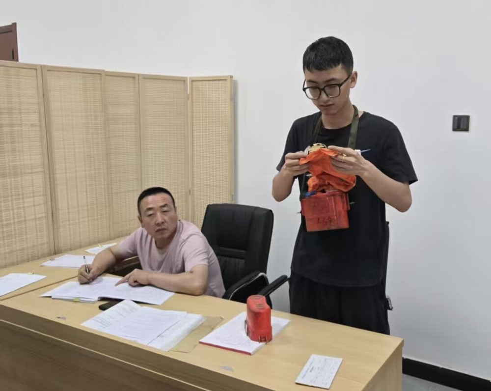 emc网页版登录建设矿建二公司：“硬核”开展自救器盲带练兵