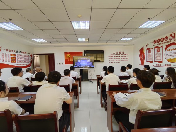 深学细悟砺初心 实干笃行促发展