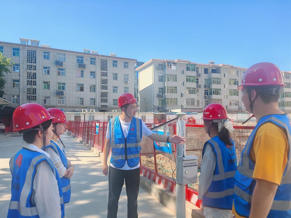 emc网页版登录建设渭南分公司第八项目部:青年联动青安岗 巡查筑牢安全网