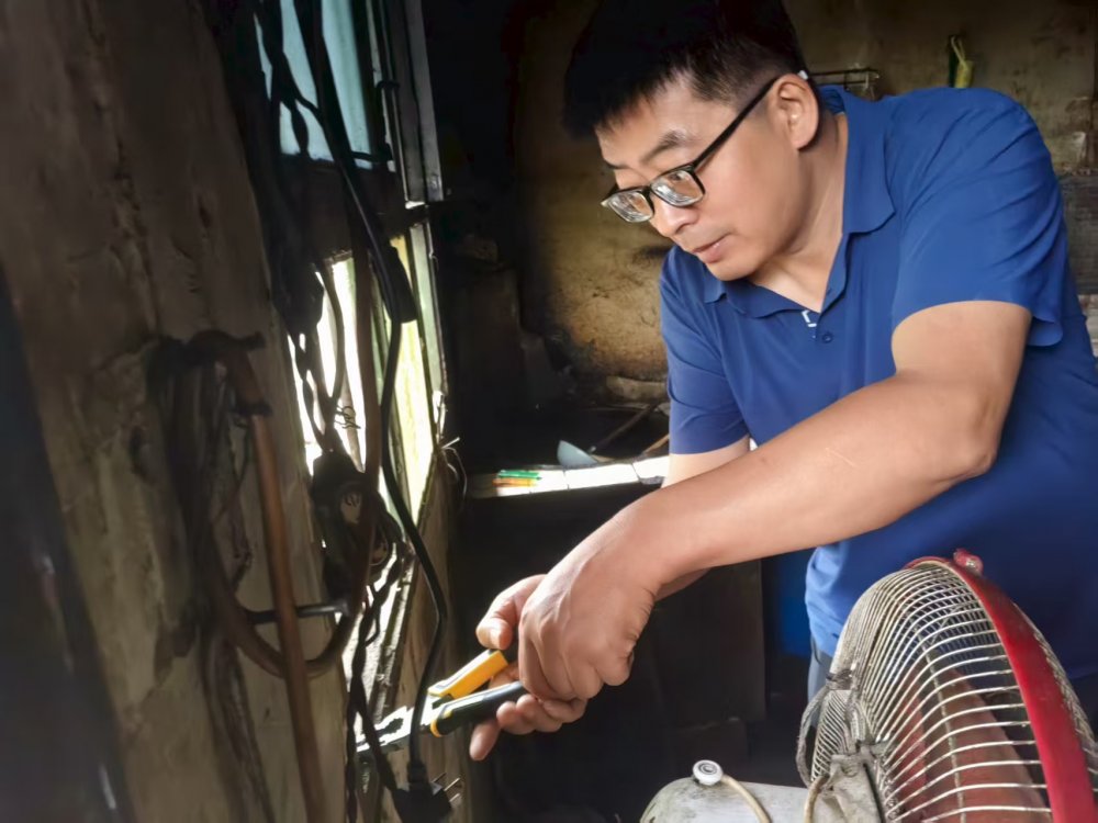 emc网页版登录建设定点帮扶村：小举措暖民心 大情怀促振兴