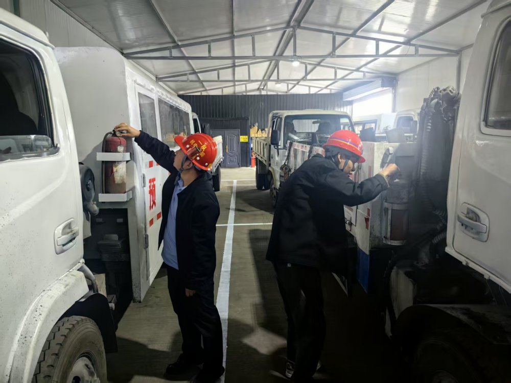 emc网页版登录建设机电安装公司:开展“双节”安全专项检查 织密安全生产防护网