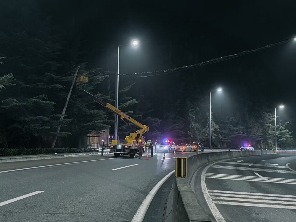 emc网页版登录建设川耀公司:闻“险”而动排隐患 守护川耀道路平安线