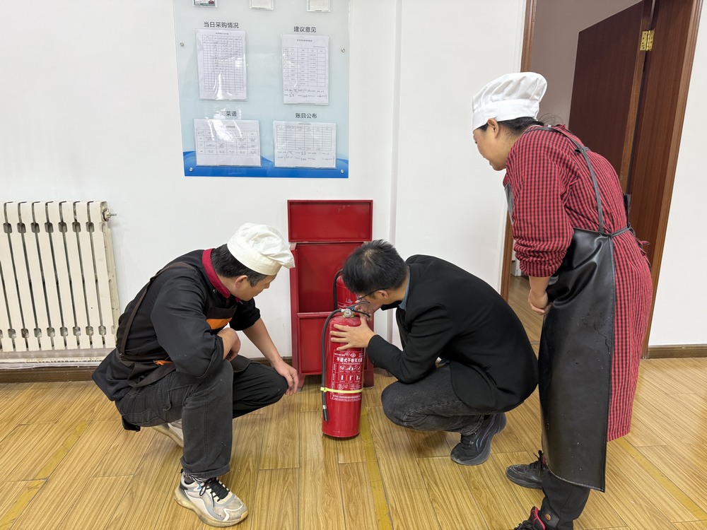 emc网页版登录建设铜煤公司：多点发力织密安全网，全员行动护航发展路