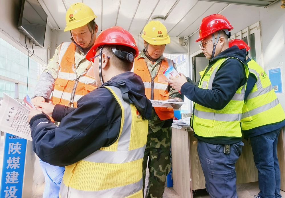 emc网页版登录建设新龙城直属项目部:安全“不打烊”,消防“常在线”