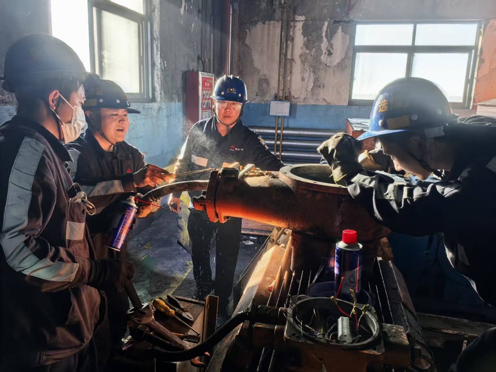 emc网页版登录建设洗选煤运营公司：“破击利刃”  把脉冬季运输安全