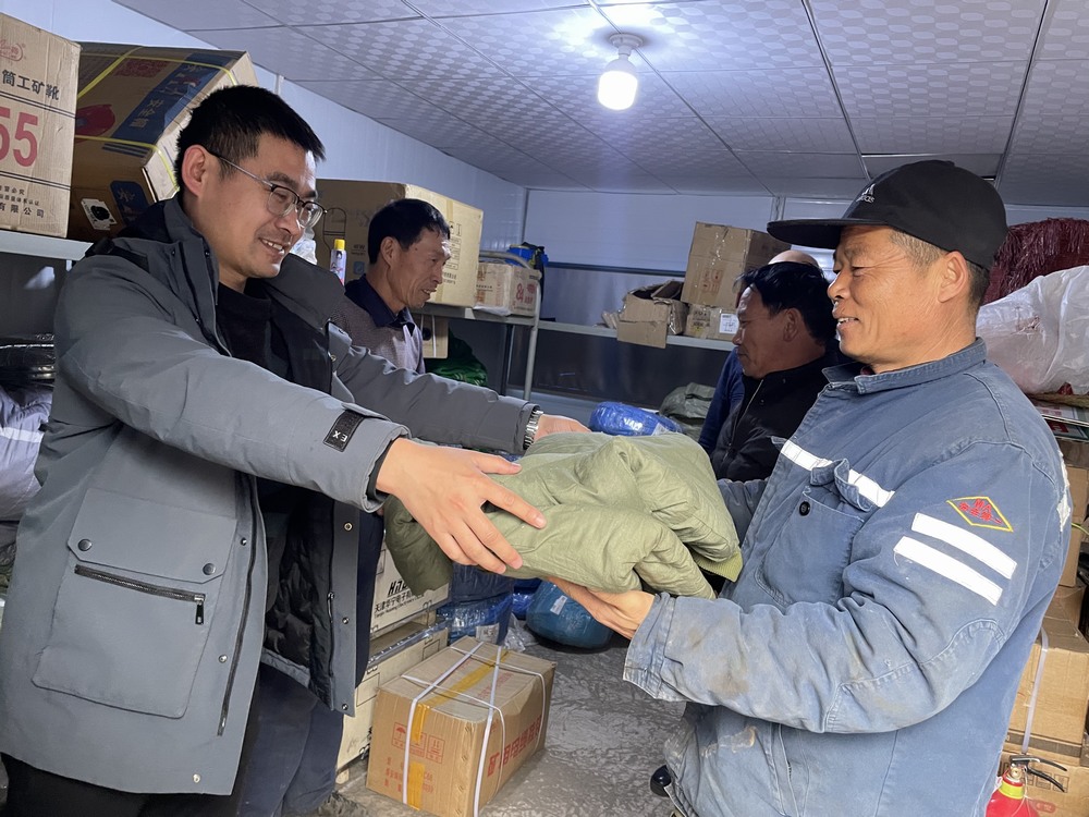 emc网页版登录建设矿建二公司:凛冬有温度 后勤强动力