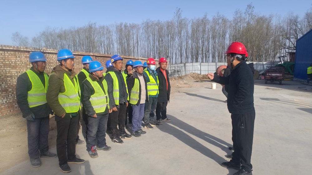 emc网页版登录建设路桥分公司彬长项目部用行动让农民工“安薪”