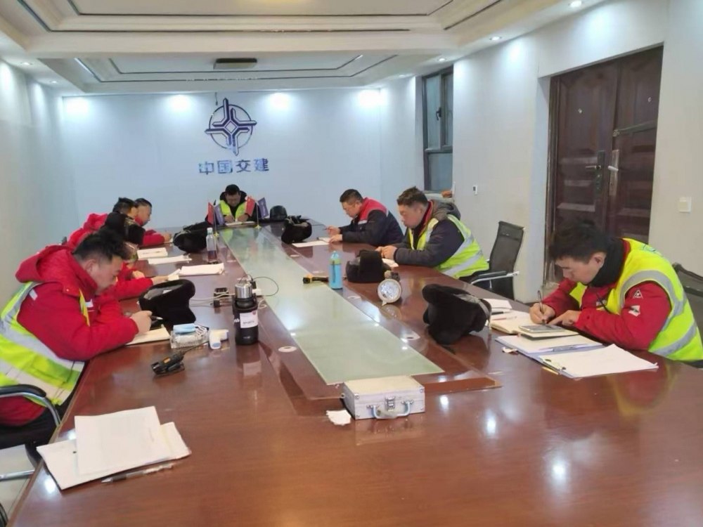 emc网页版登录建设矿建三公司:天山之巅的钢骨脊梁