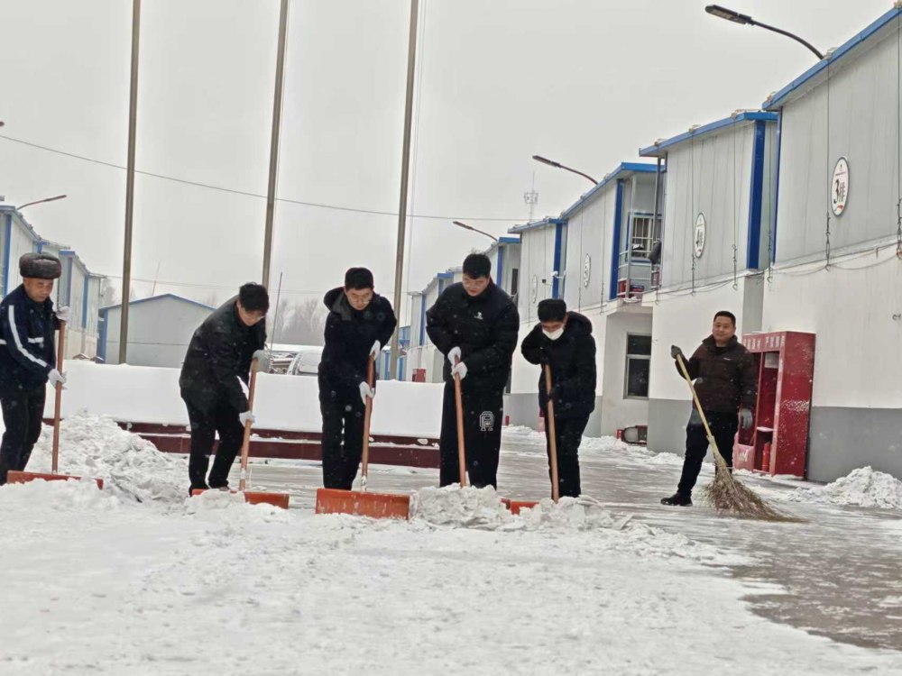 emc网页版登录建设煤矿运营服务分公司：设备“御医”开良方，雪后问诊保平安