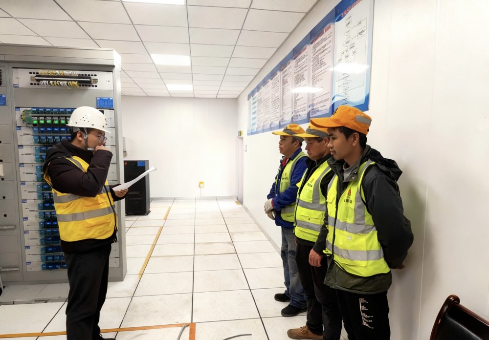 emc网页版登录建设路桥分公司黄陵项目部以“干学结合”筑牢安全生产防线