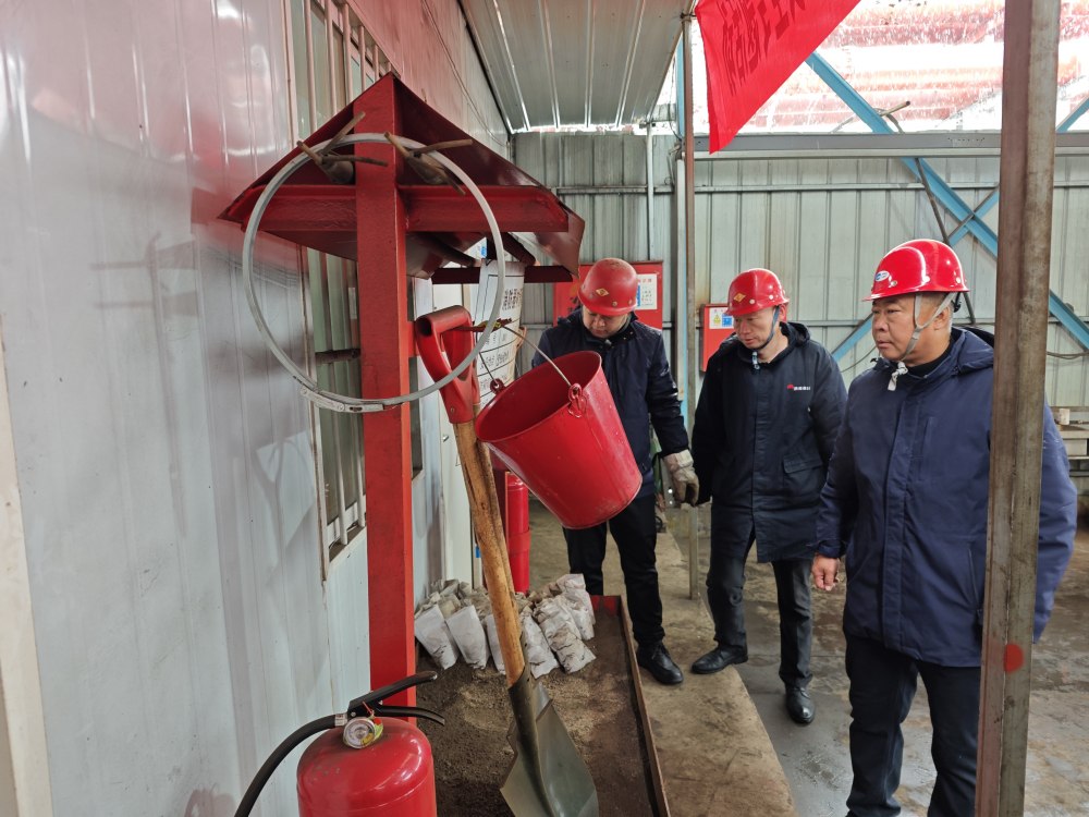 emc网页版登录建设渭南分公司第三安装项目部:党建红引领筑牢机电安装安全 “暖防线”