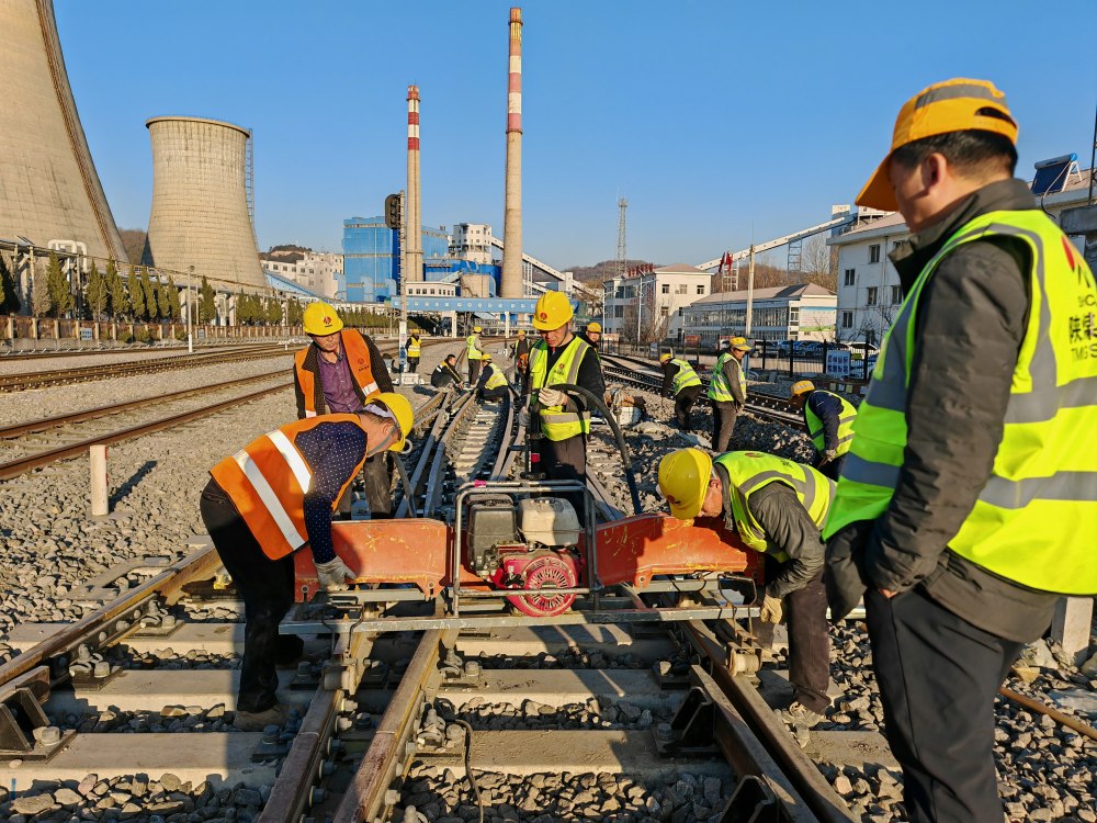 emc网页版登录建设路桥分公司黄陵项目部多举措谋划新篇开新局