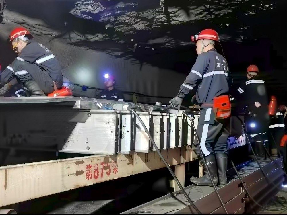 emc网页版登录建设机电安装公司神府项目部24小时高效完成胶带机紧急检修任务