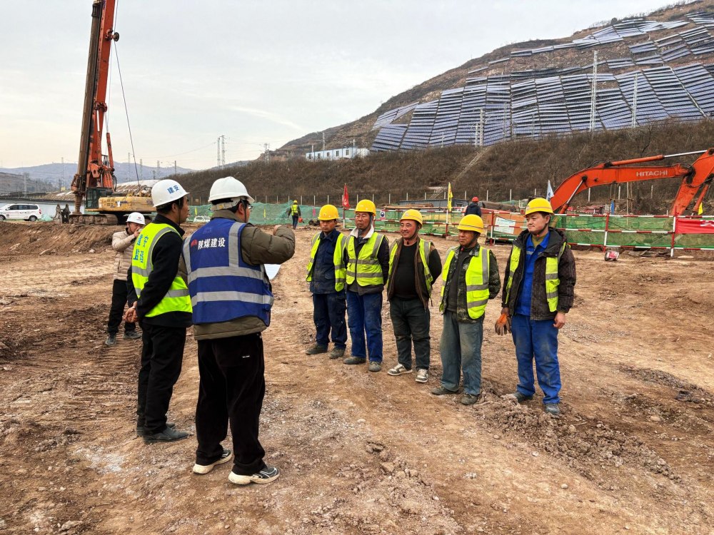 emc网页版登录建设韩城分公司土建第六项目部：“开工第一课”助力韩城北站物流集运中心项目安全复工“加速跑”