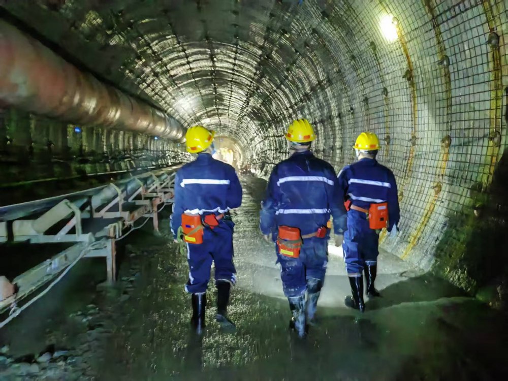 emc网页版登录建设煤矿运营服务分公司：实干争春早 奋进开门红