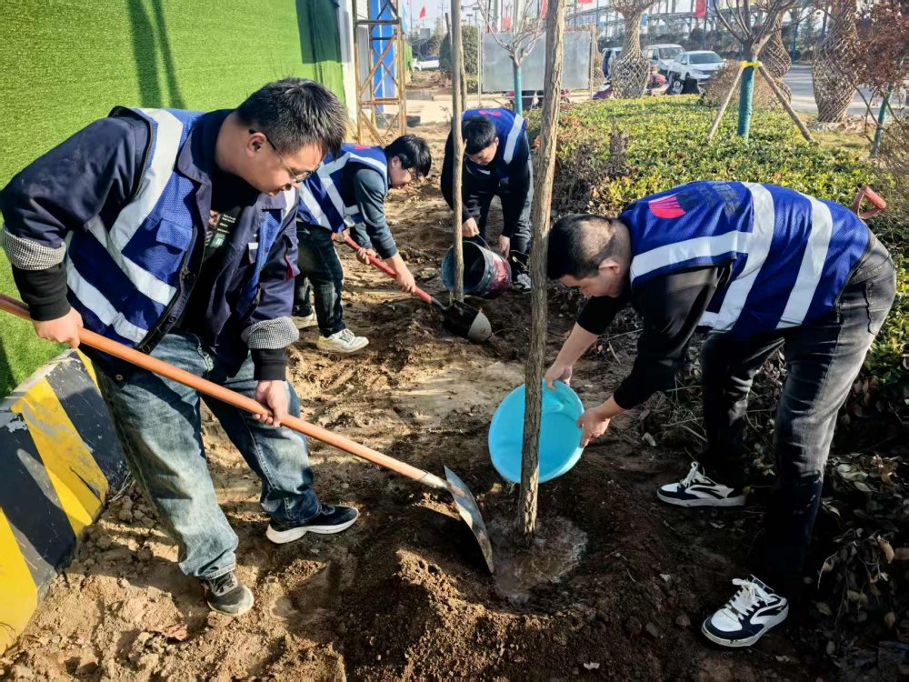 “双线”植绿添新色 青春护航生态美