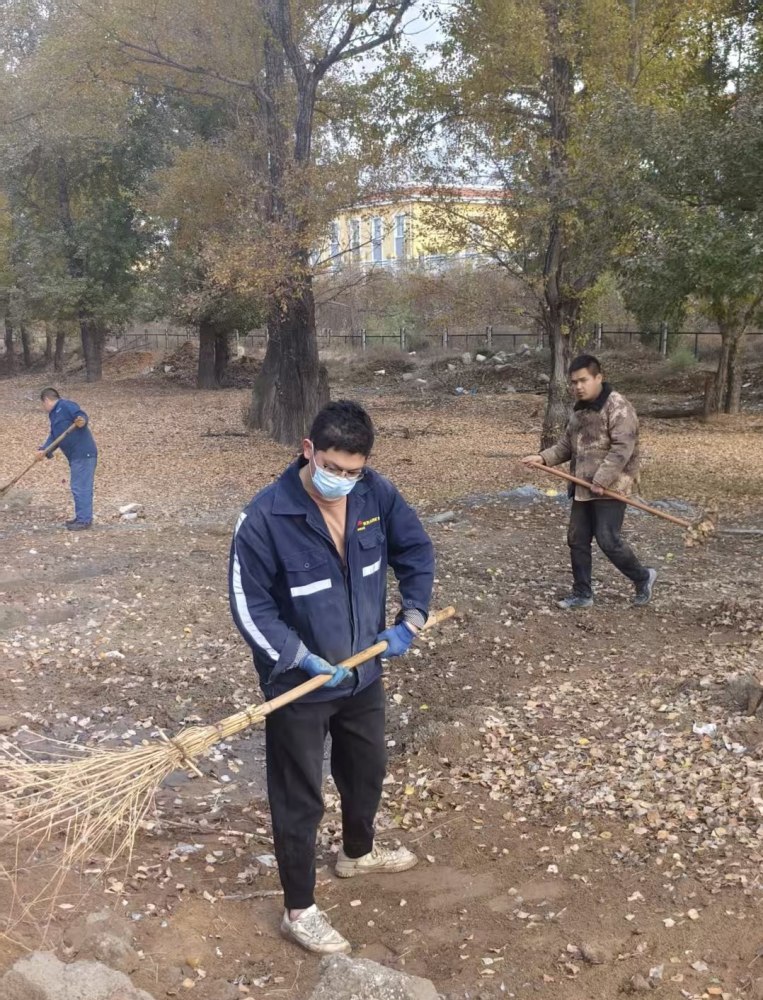 emc网页版登录建设煤矿运营服务分公司：不负春光“植”新绿 且看厂区“绿”意浓