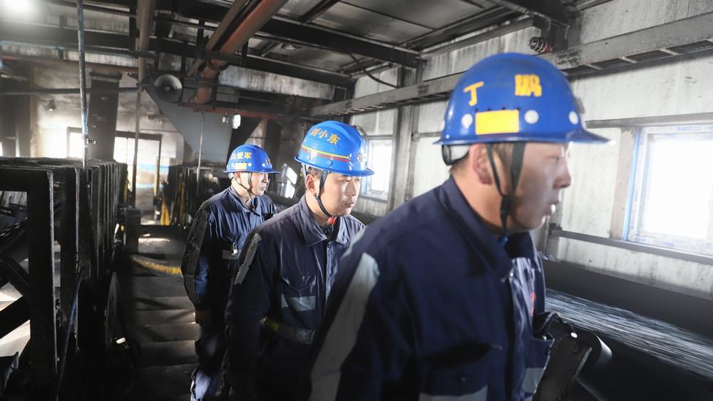 emc网页版登录建设洗选煤运营公司红柳林洗煤厂项目部：多措并举 筑牢风季防风防火安全防线