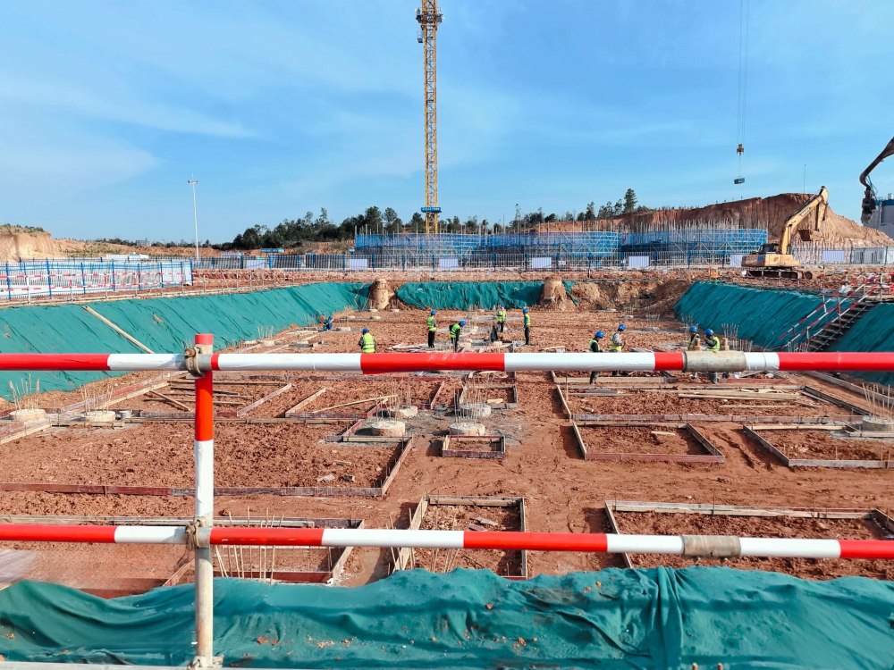 钢筋铁骨里的乡愁