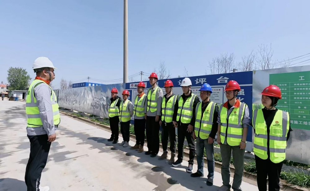 emc网页版登录建设绿宇公司：以练筑防安全护航 开展模板坍塌事故应急演练