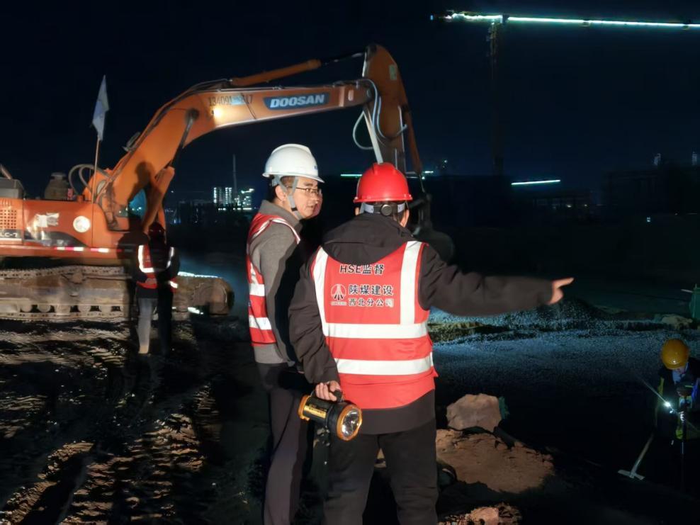 emc网页版登录建设西北分公司土建第三项目部：夜战攻坚保节点 逆风前行显担当